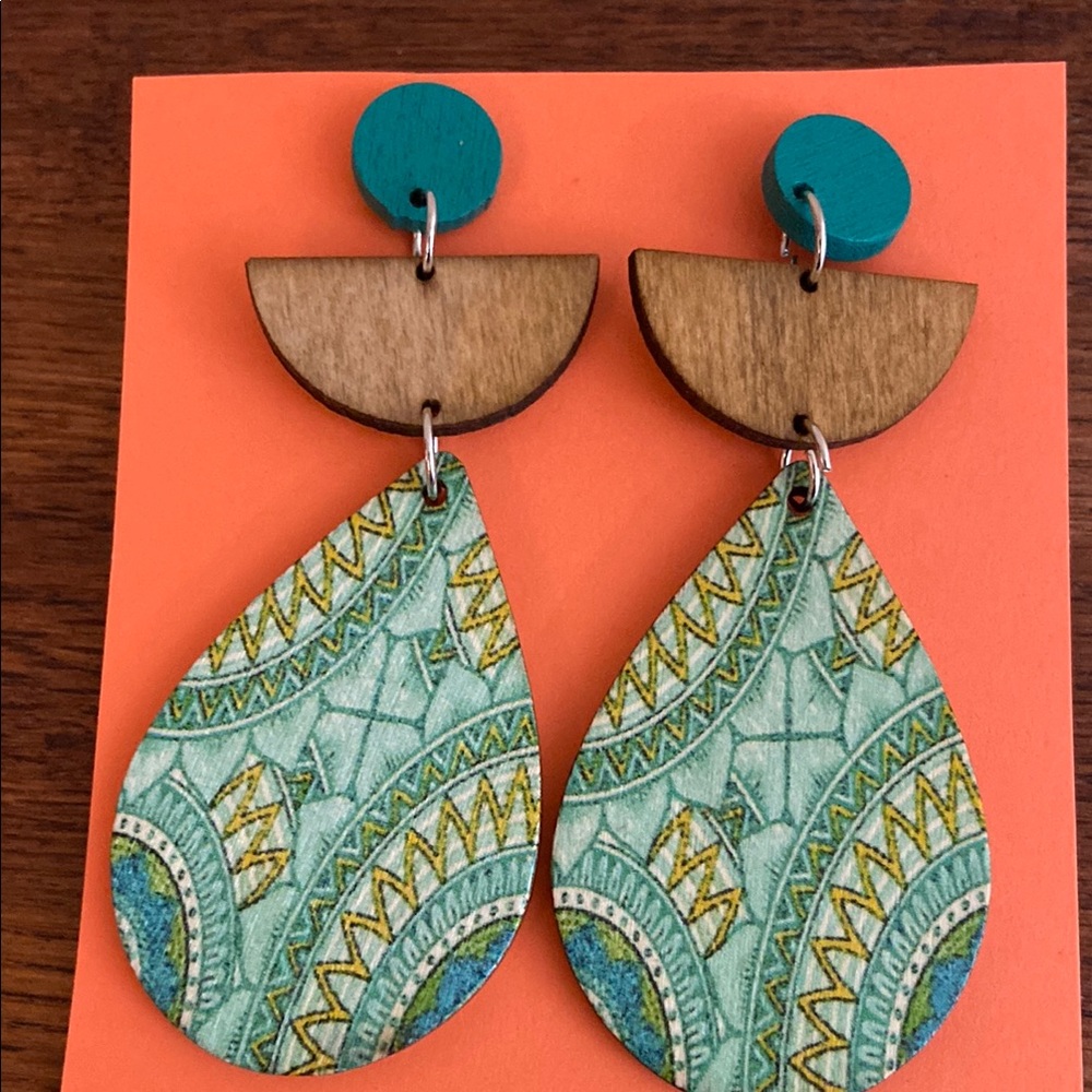 5/$10❤️❤️❤️New Dangling Boho Post Earrings